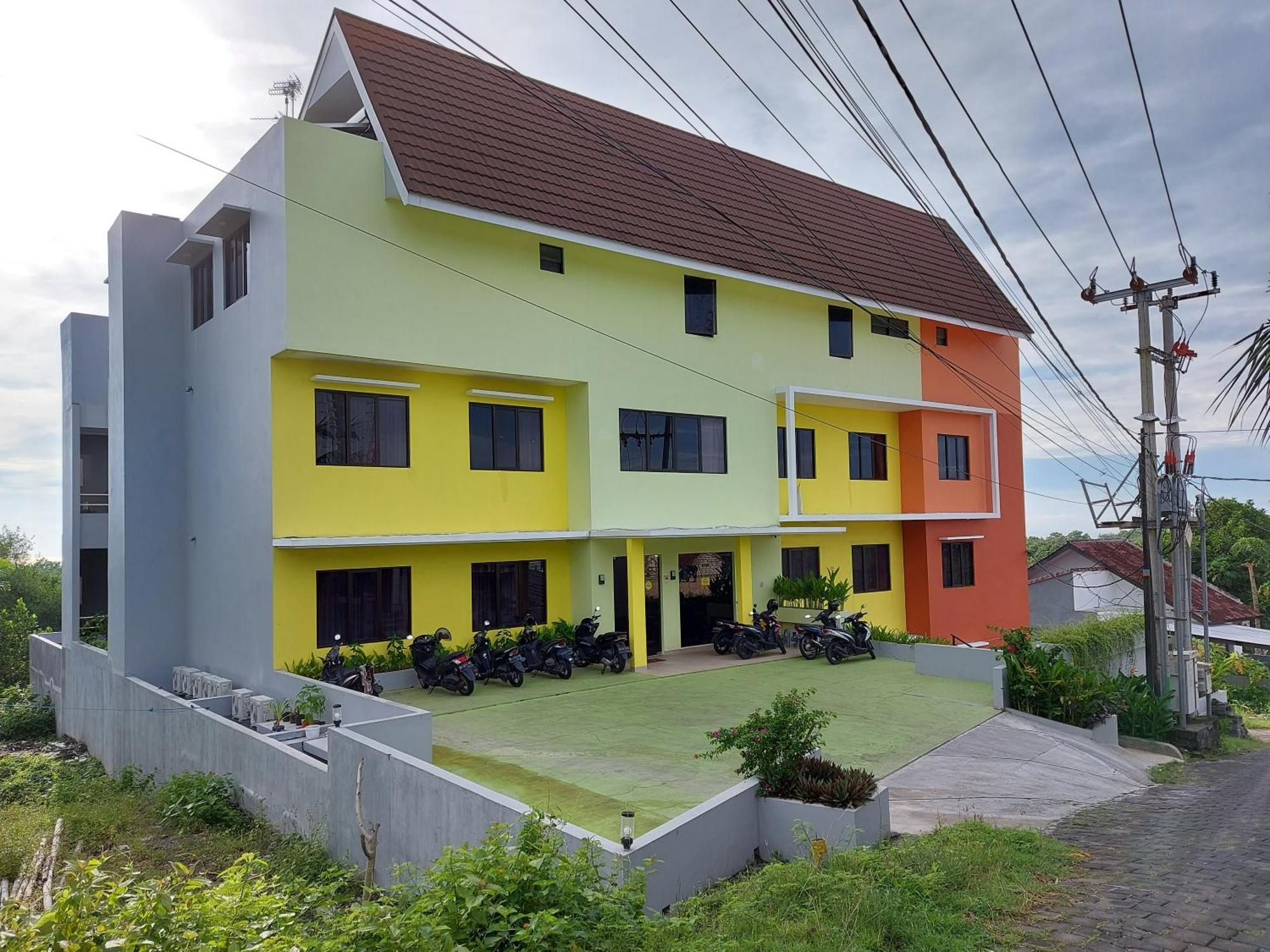 Yellow Guest House Uluwatu Esterno foto